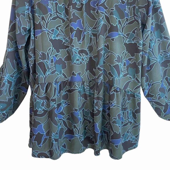 LOGO by Lori Goldstein Winter Floral Top NWOT - Picture 8 of 9